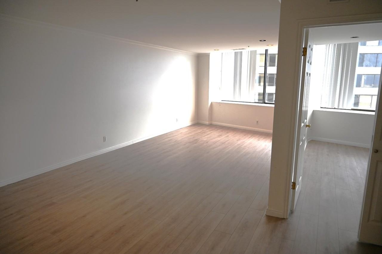 48 W Broadway - Photo 6 of 14