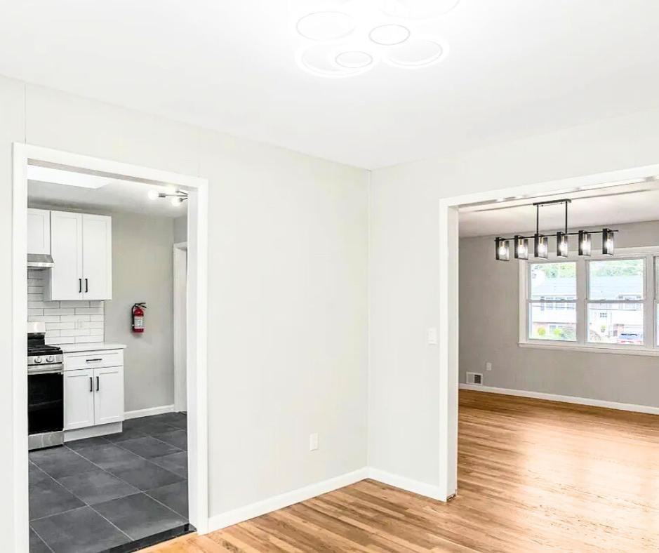 37 Cory Dr - Photo 3 of 10