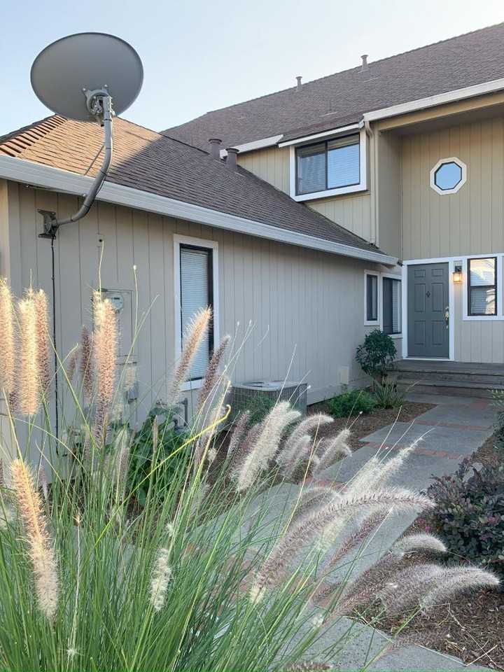 17117 Creekside Cir - Photo 2 of 12