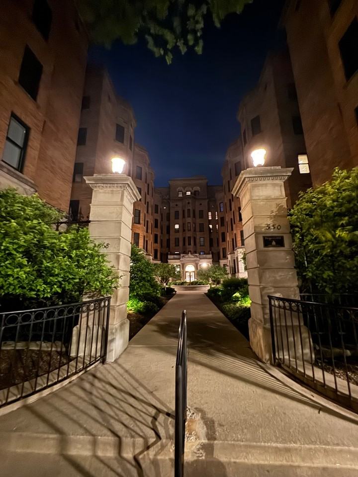 City Studio at The Commodore - Photo 2 of 9