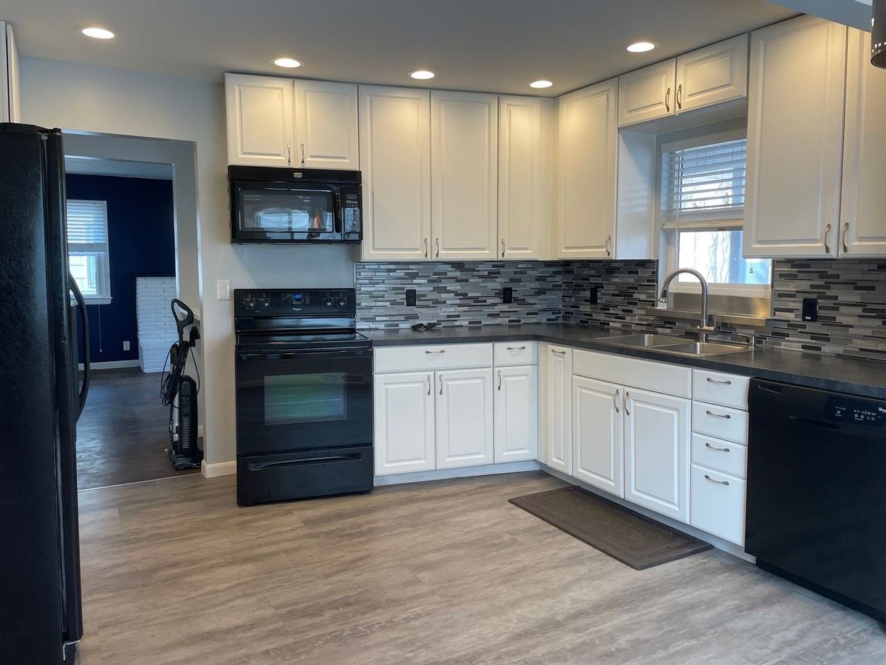 1330 Avenue F - Photo 6 of 11