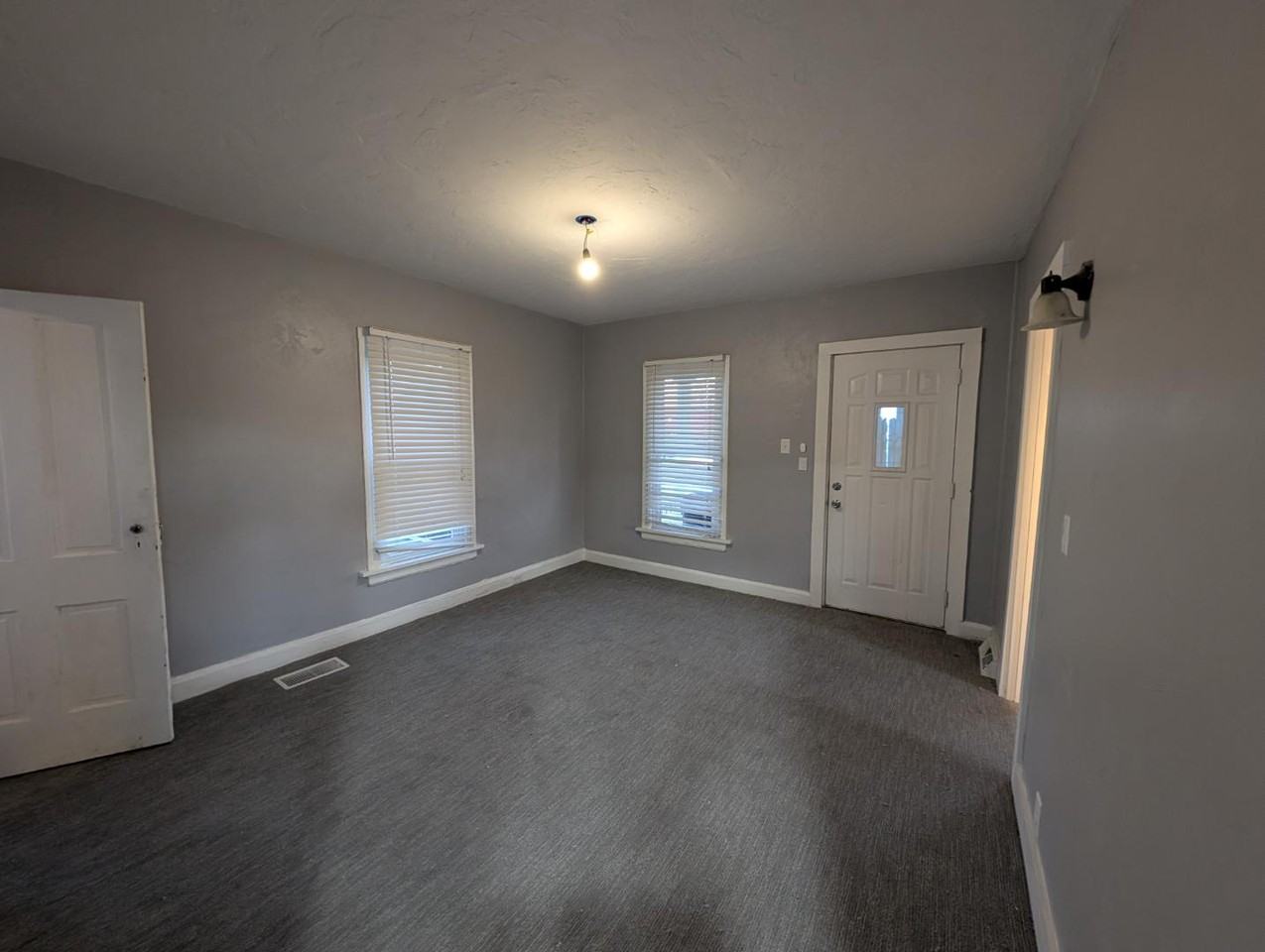 2202 Jackson St - Photo 7 of 10