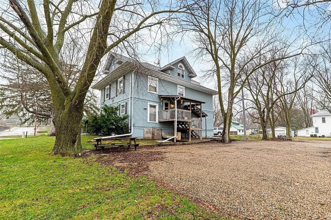 215 E Green St - Photo 2 of 5