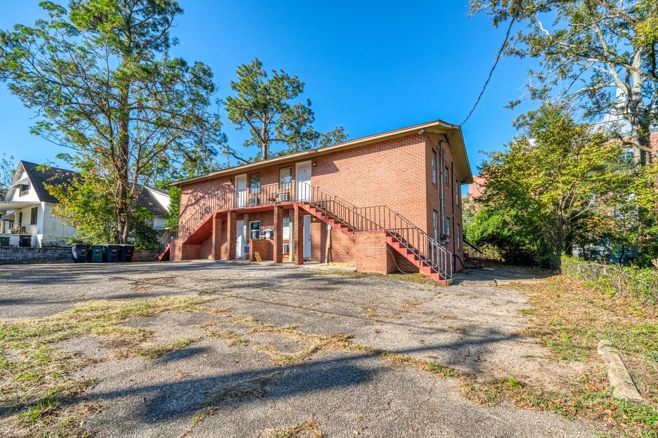 1420 Melvin St - Photo 2 of 8