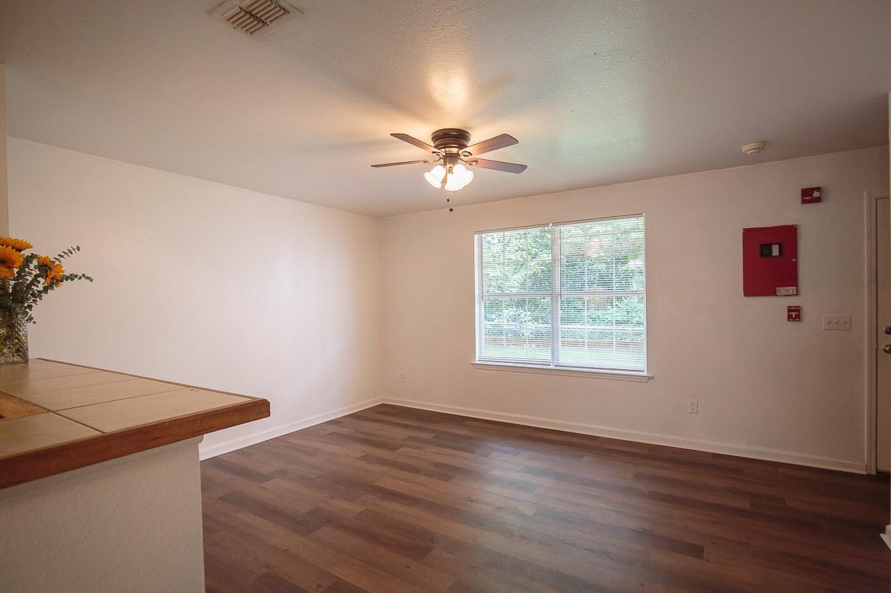 726 West Georgia Street - Photo 2 of 10