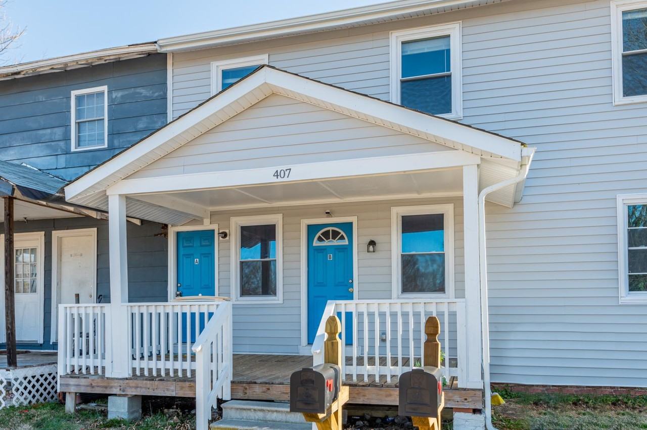 407 N 3 1/2 Ave - Photo 3 of 3