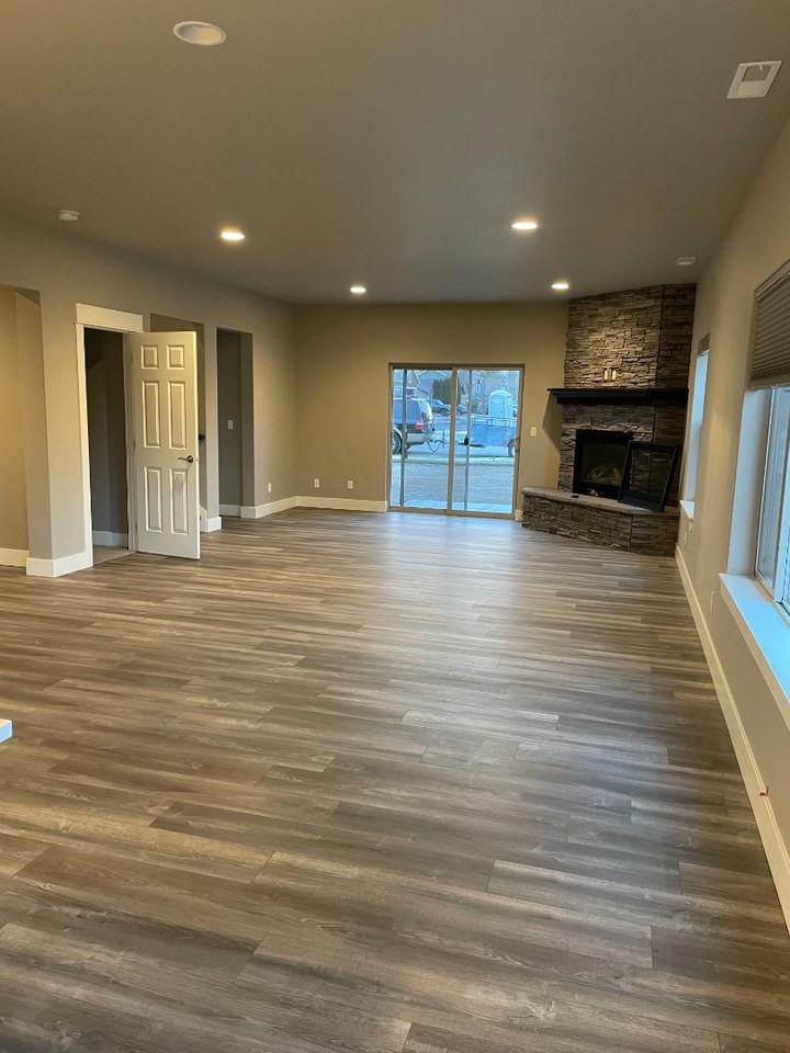 20568 Rolen Ave - Photo 3 of 8