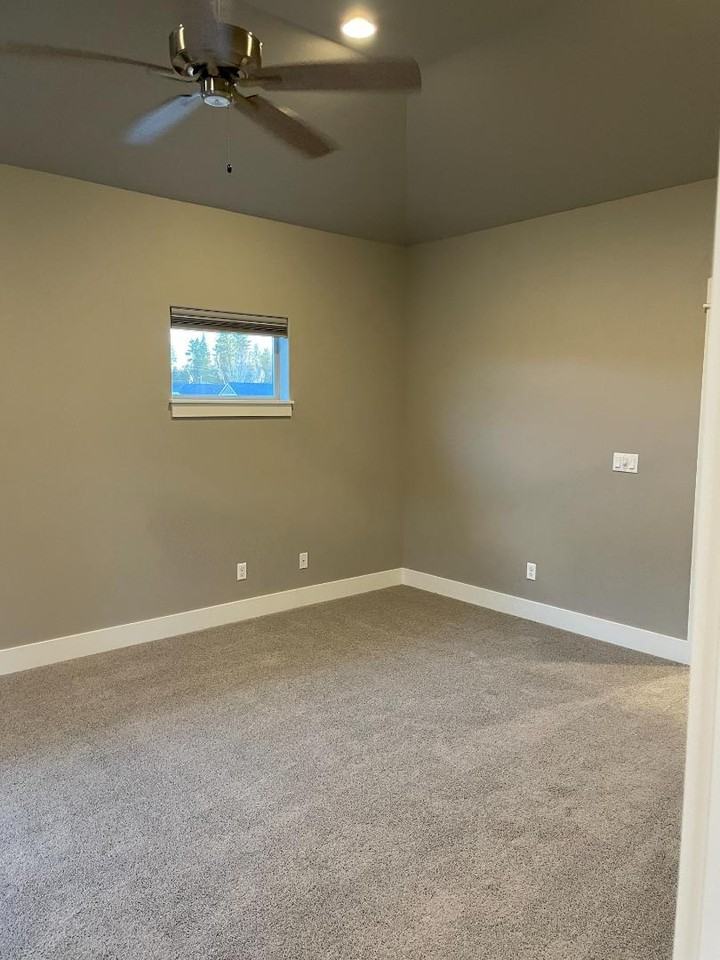 20568 Rolen Ave - Photo 6 of 8