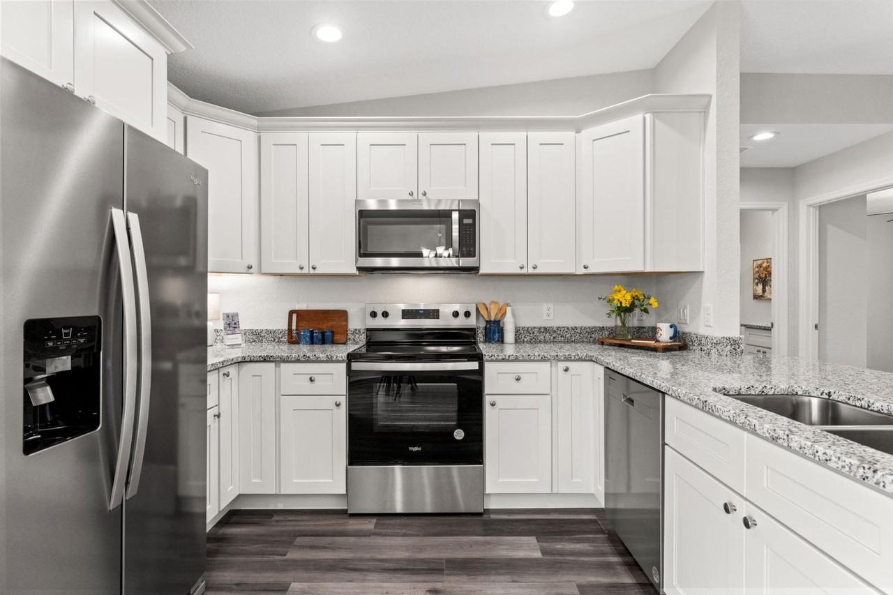 16588 Sw 25th Terrace Rd - Photo 4 of 11