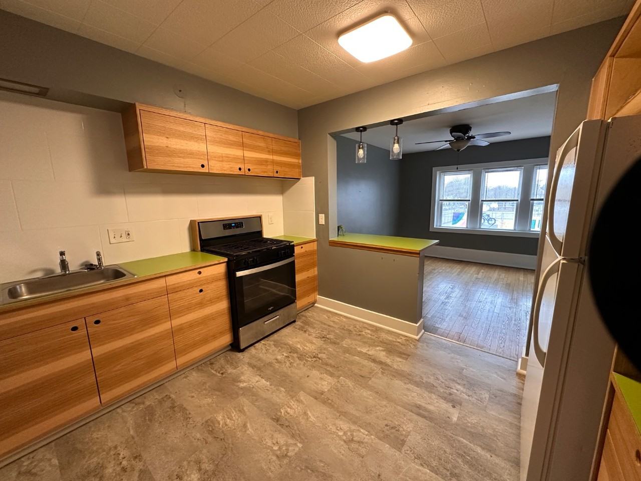 705 E Center St - Photo 7 of 22