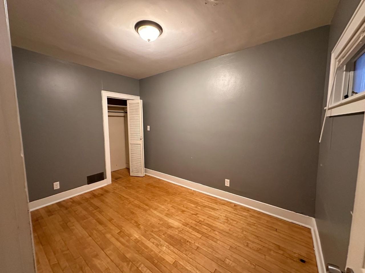 705 E Center St - Photo 6 of 7