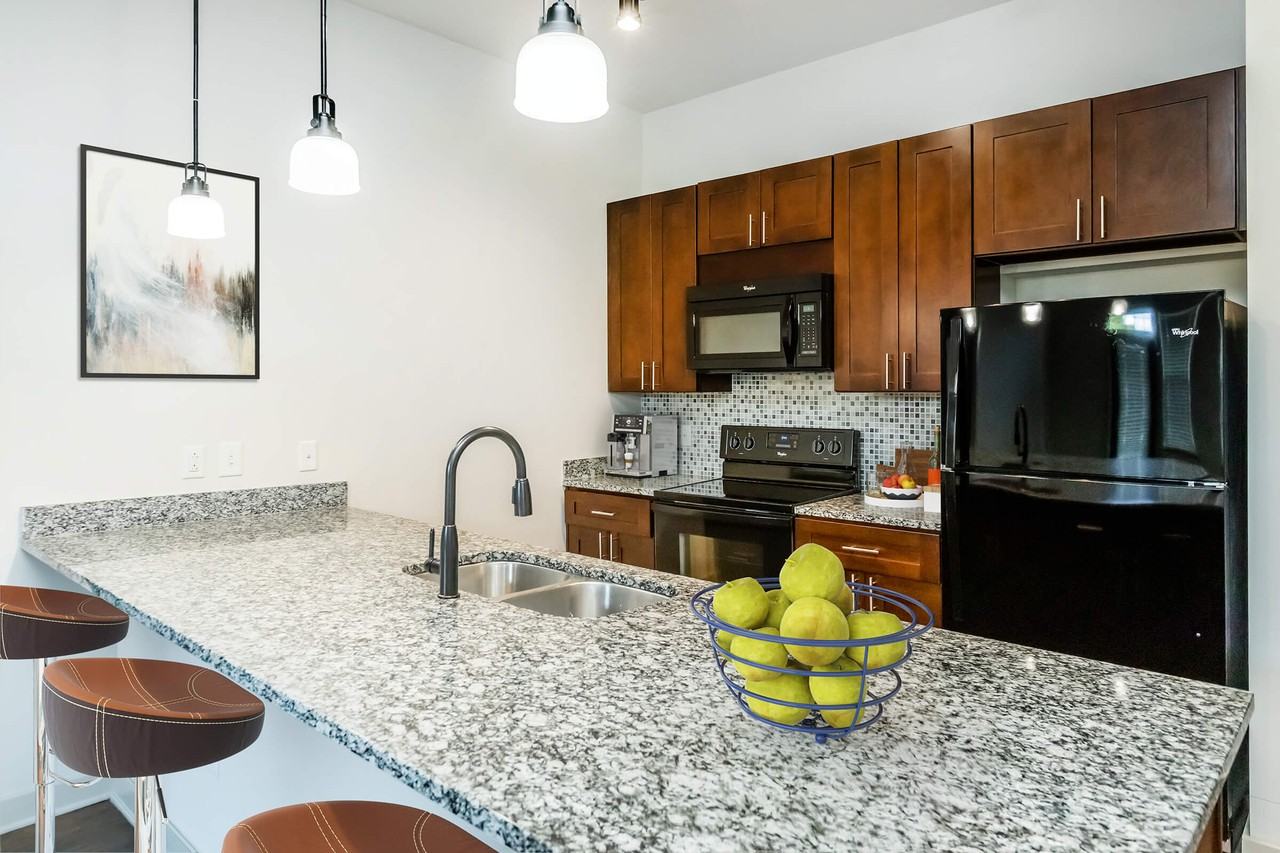 1810 Belcourt - Photo 2 of 50