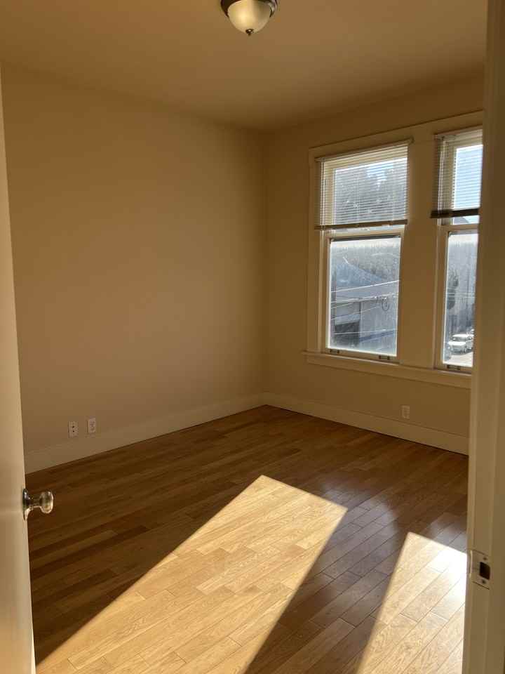 230 11th Street #7 - Photo 6 of 9