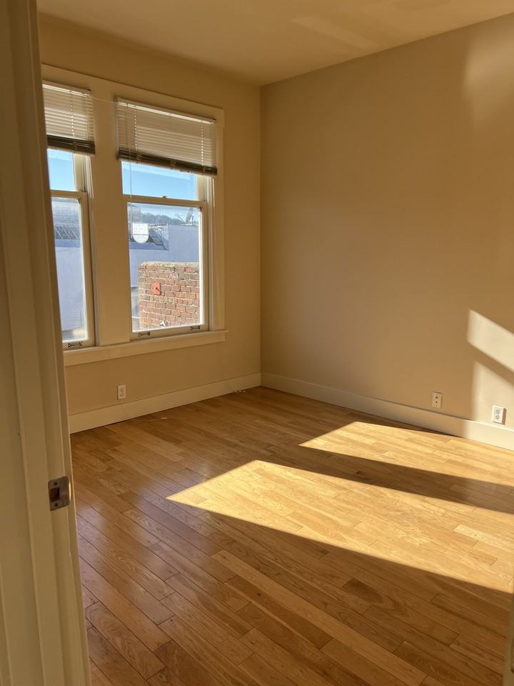 230 11th Street #7 - Photo 7 of 9