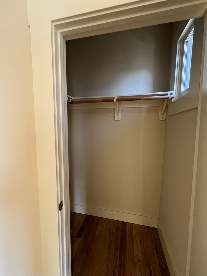 230 11th Street #7 - Photo 4 of 9