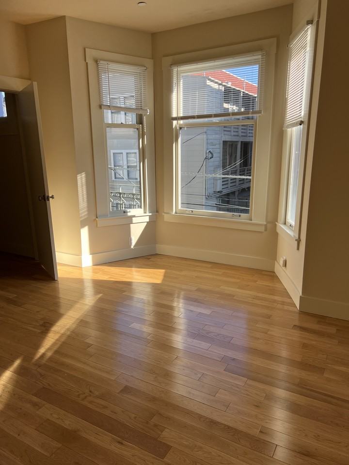 230 11th Street #7 - Photo 5 of 9