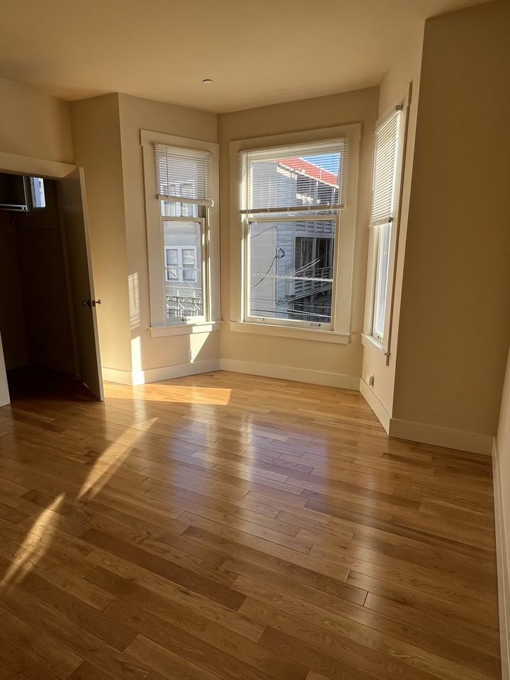 230 11th Street #7 - Photo 3 of 9