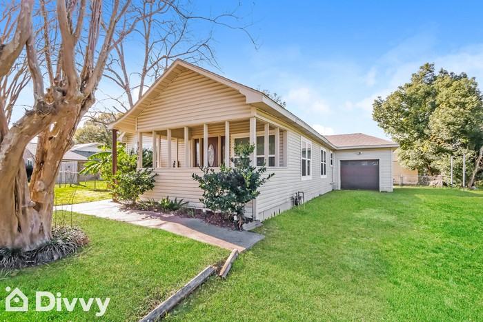 1707 N San Jacinto St - Photo 3 of 16