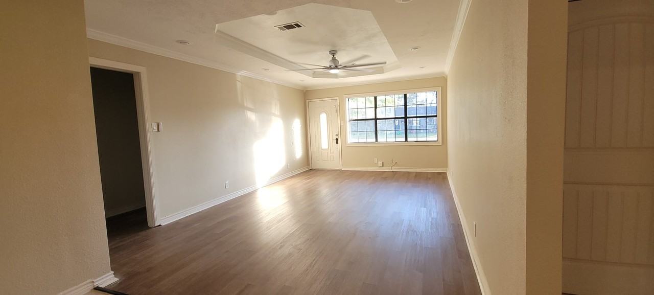 250 S Clover St #NA - Photo 3 of 25