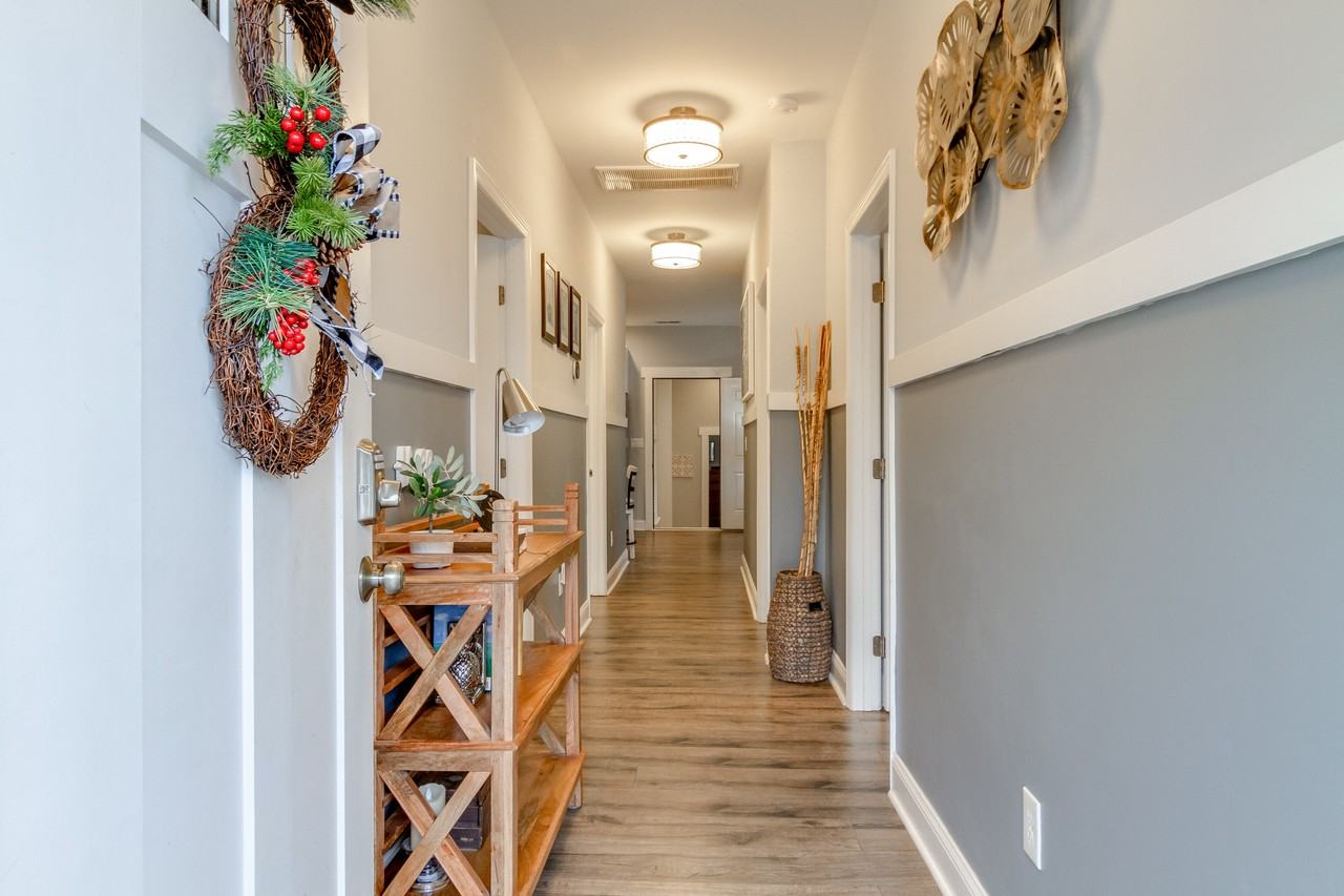 308 Valeria St #NA - Photo 3 of 28