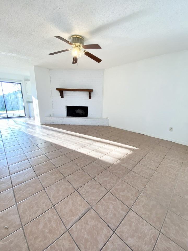 401 Strasbourg Dr #NA - Photo 2 of 11