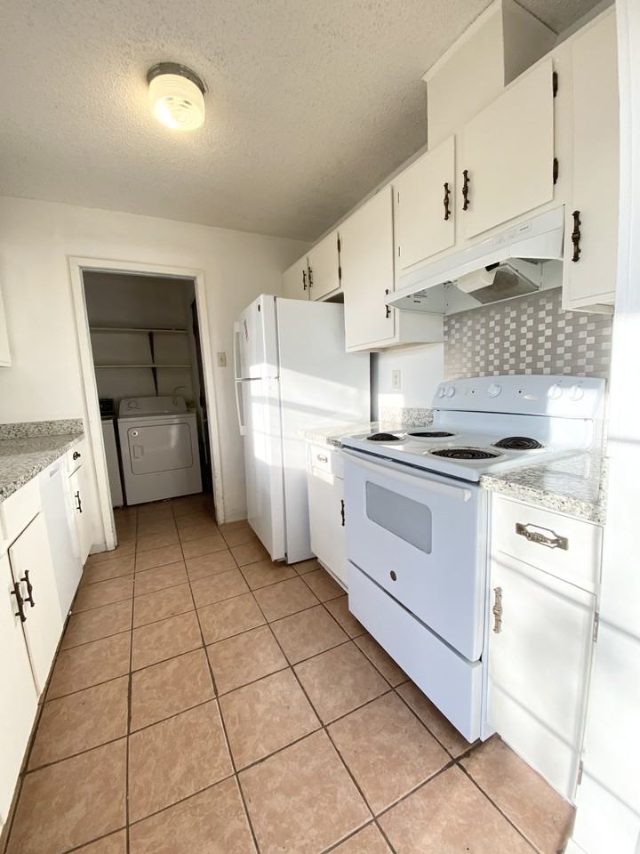 401 Strasbourg Dr #NA - Photo 5 of 11
