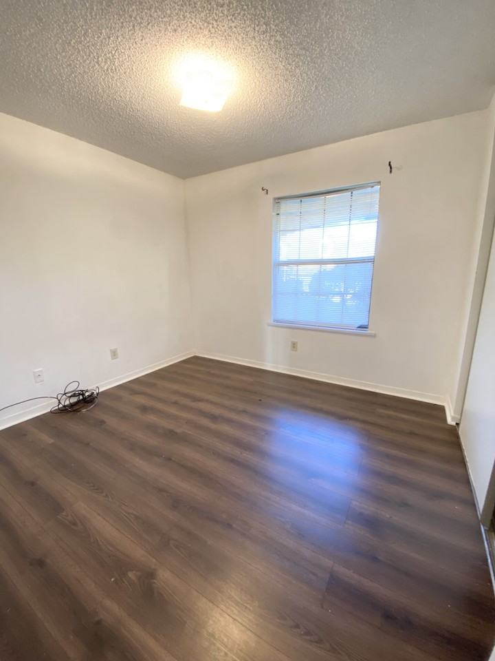 401 Strasbourg Dr #NA - Photo 6 of 11