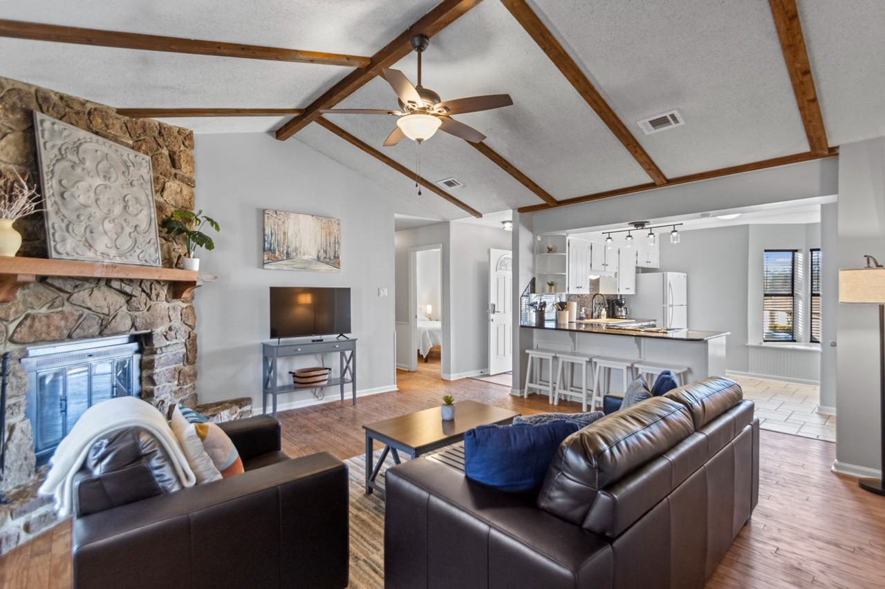 122 Pecan Valley Dr #NA - Photo 3 of 36