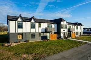 featured image of 1440 N Linden Rd