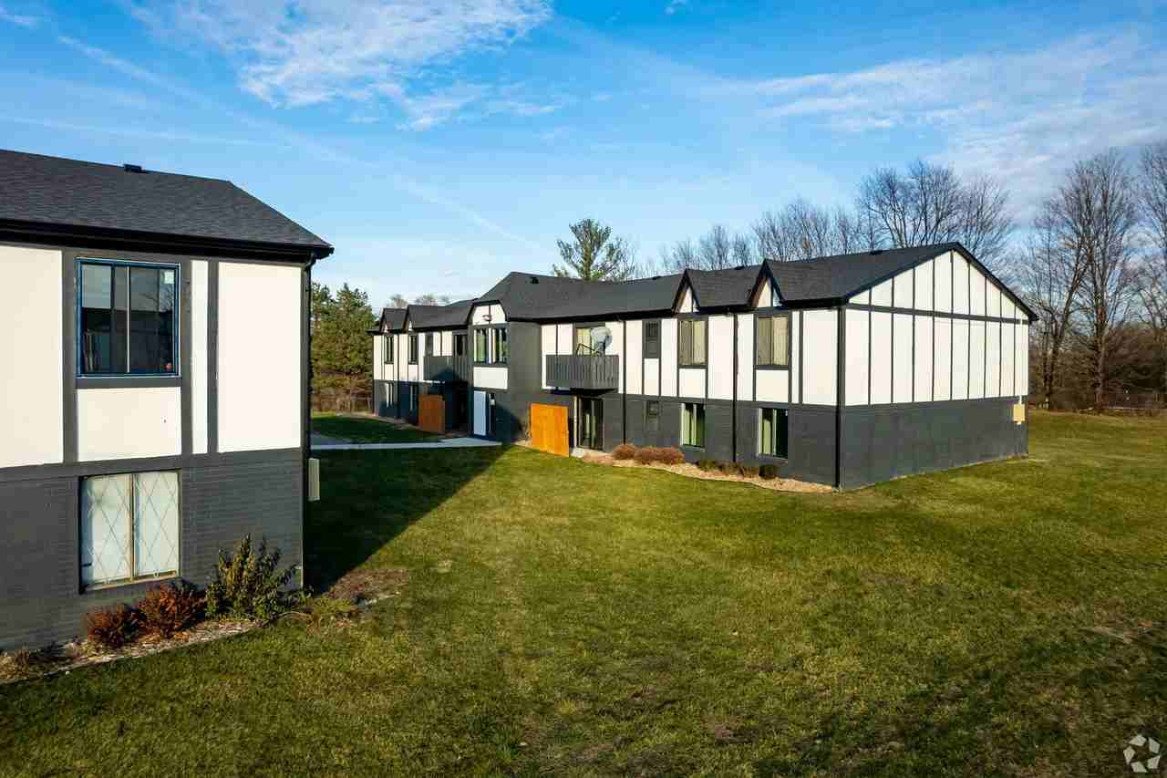 The LUX off Linden - Photo 2 of 50