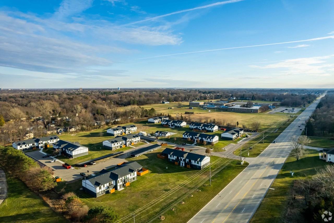 The LUX off Linden - Photo 5 of 50