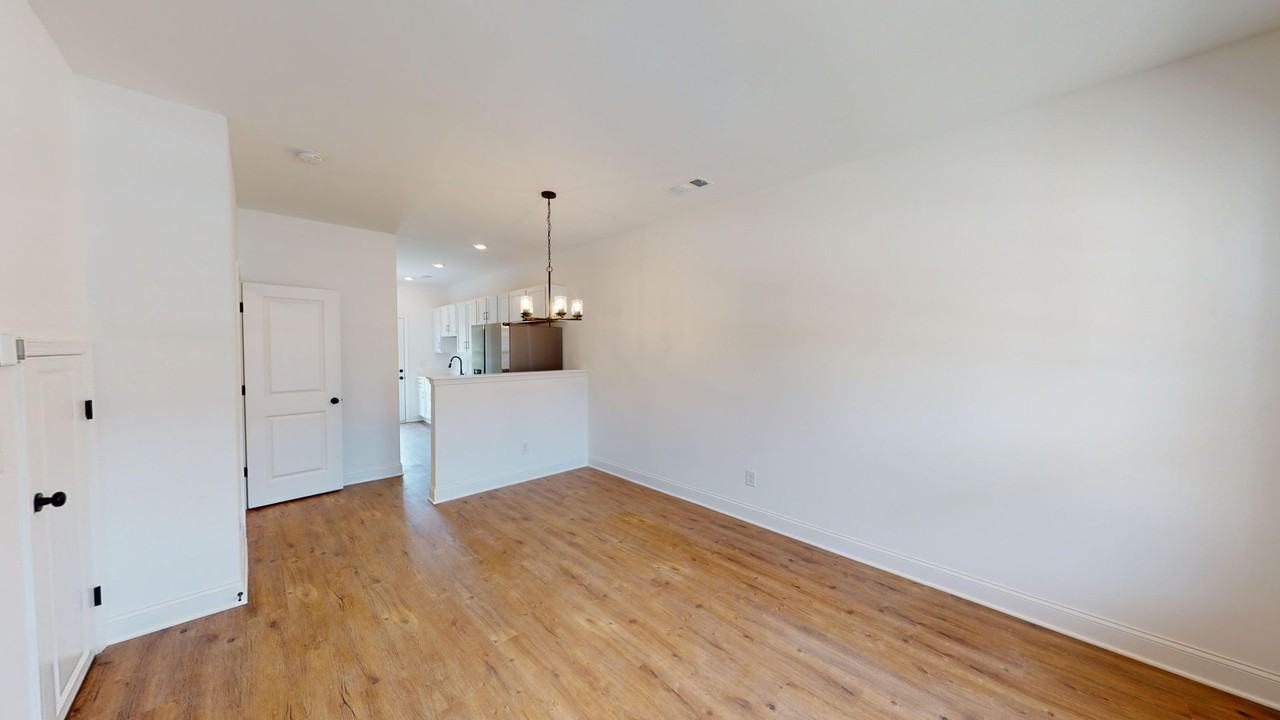 718 Joshua St - Photo 3 of 26