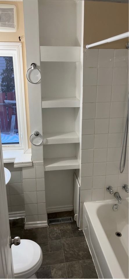 825 Athabasca St E #1 - Photo 3 of 10