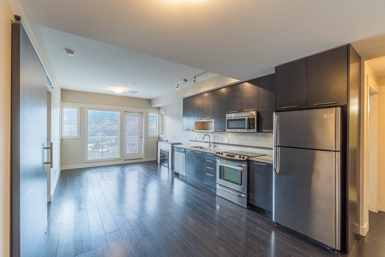 1040 Paloma #1 - Photo 2 of 10