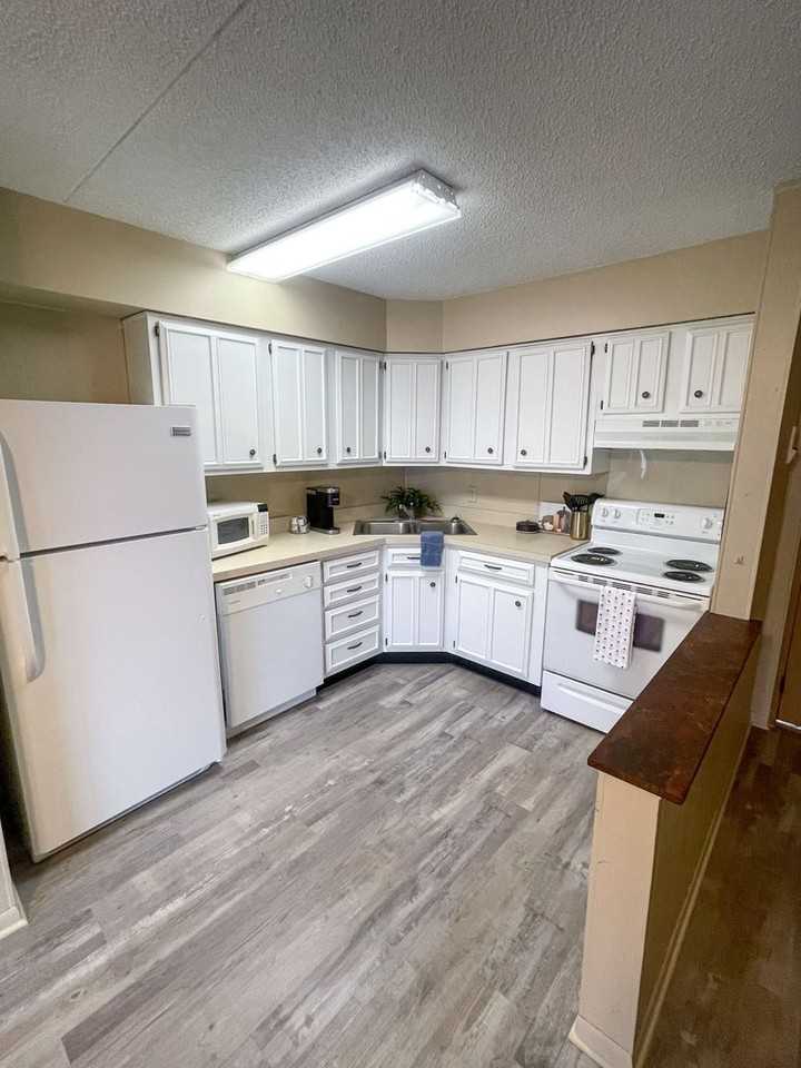 Crestview North - Photo 6 of 24