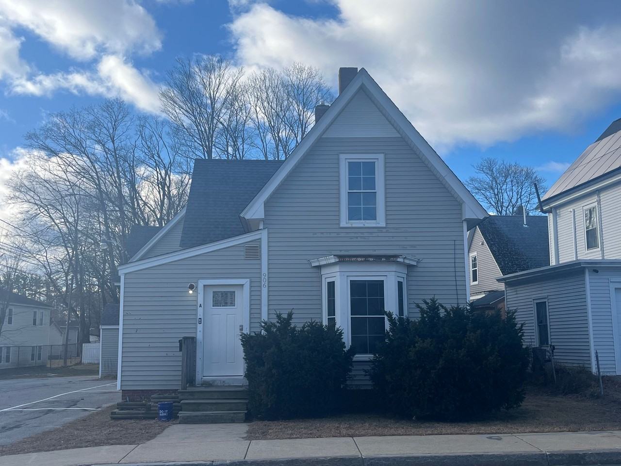 906 Portland Street - Photo 2 of 4