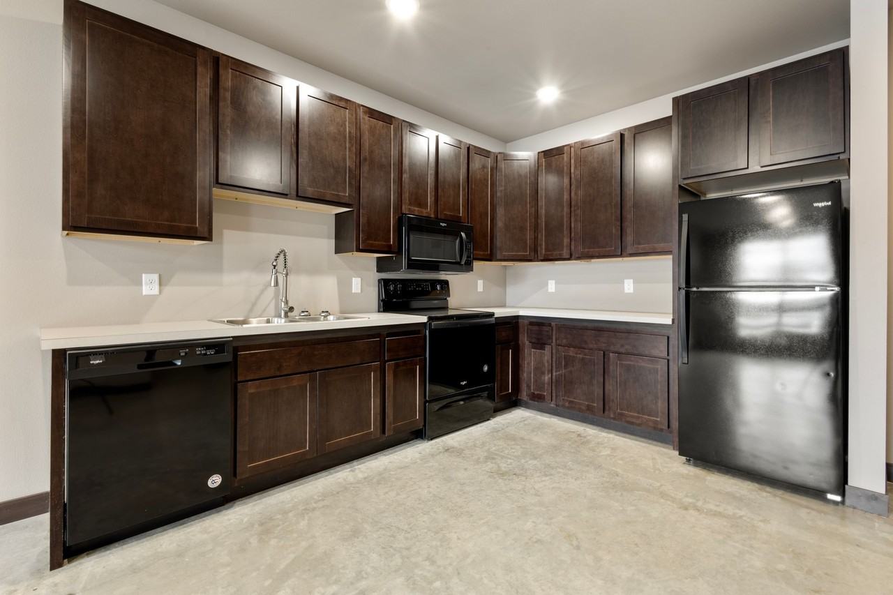 Parkside Place - Photo 2 of 23