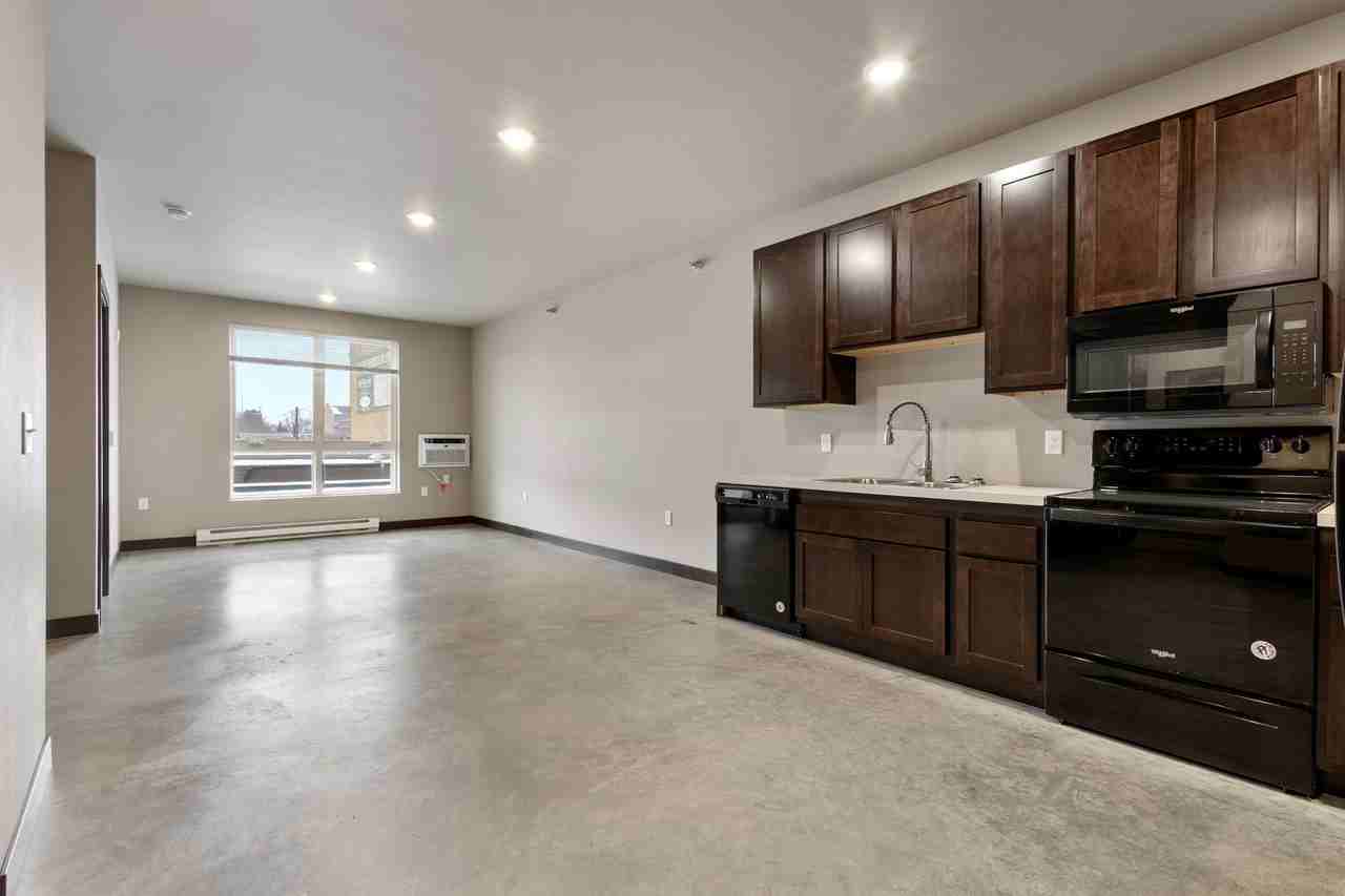 Parkside Place - Photo 3 of 23