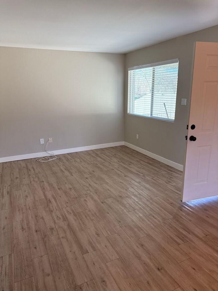 Beautiful Flagstaff Property. Newly Remodeled! - Photo 2 of 10