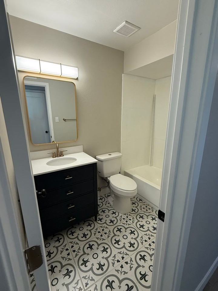 Beautiful Flagstaff Property. Newly Remodeled! - Photo 5 of 10