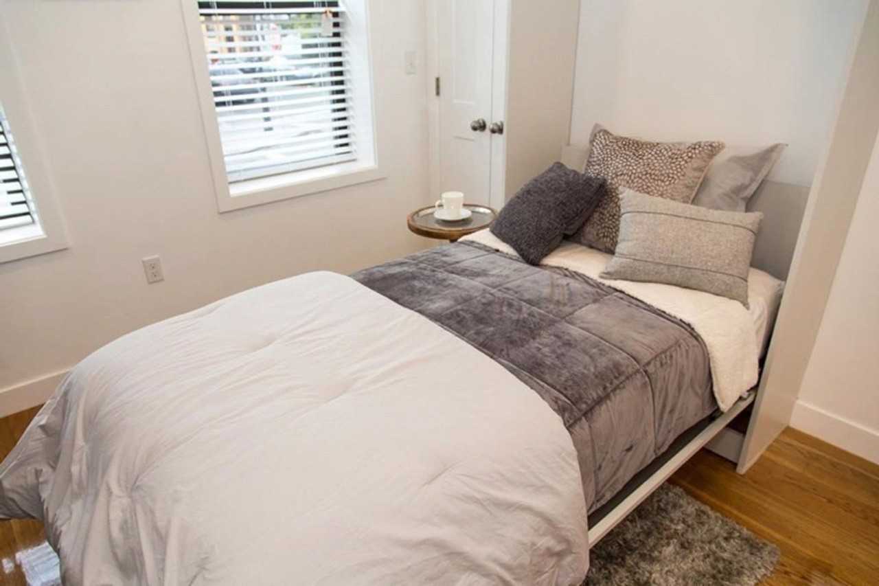 BOSTON COMFORT SUITES - Photo 4 of 31