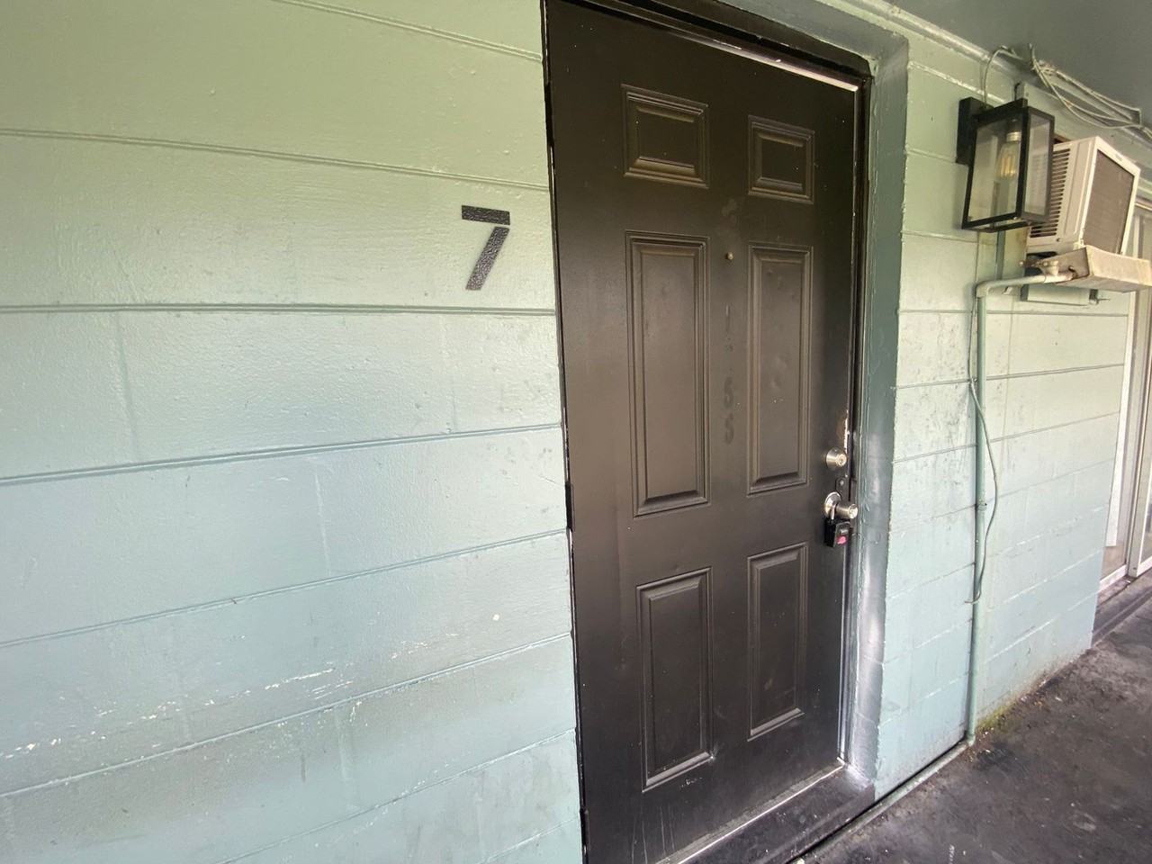 1341 W Point Dr - Photo 2 of 15