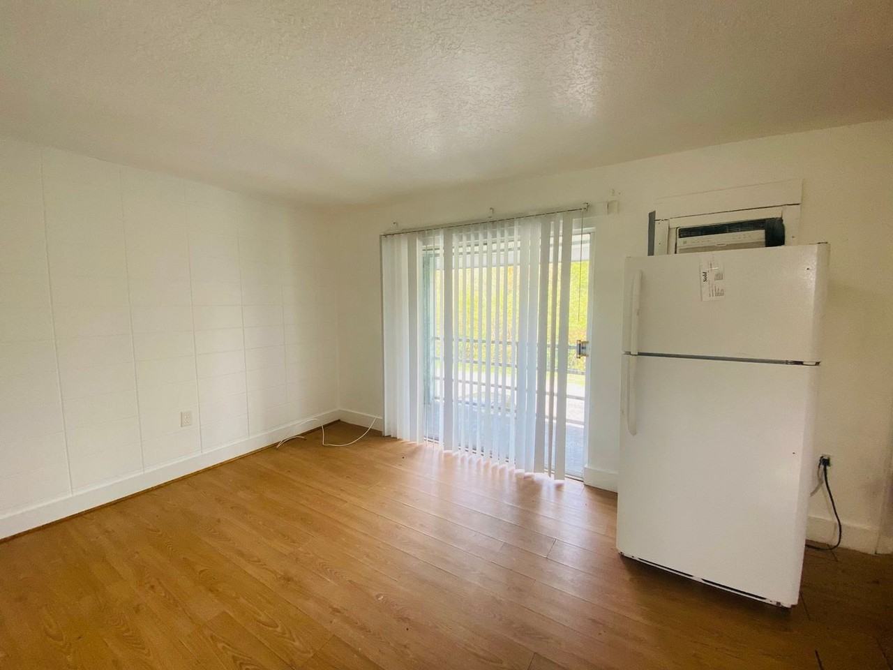 1341 W Point Dr - Photo 4 of 15