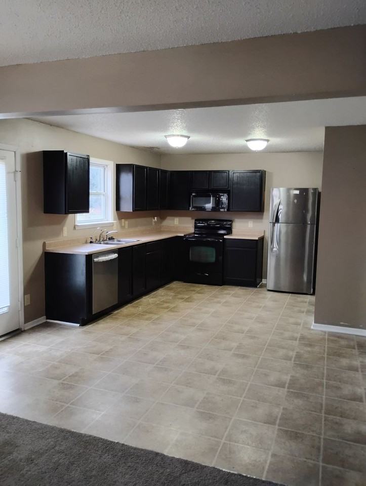 2683 Soule Dr - Photo 2 of 22