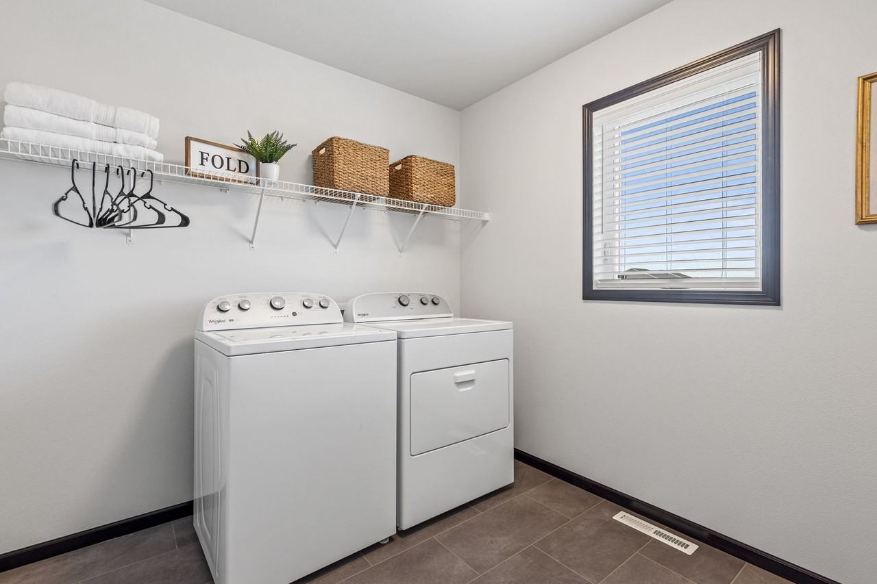 2733 12th St W - Photo 6 of 11