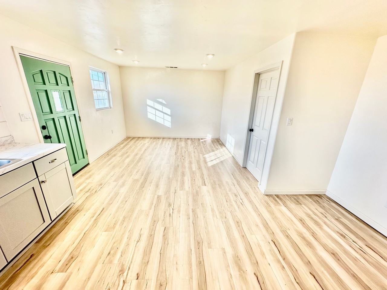 5012 W Olive Ave - Photo 6 of 19
