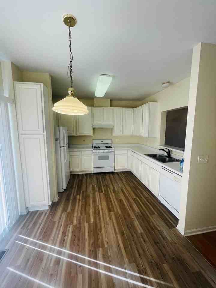 2244 Daybreak Dr - Photo 5 of 12