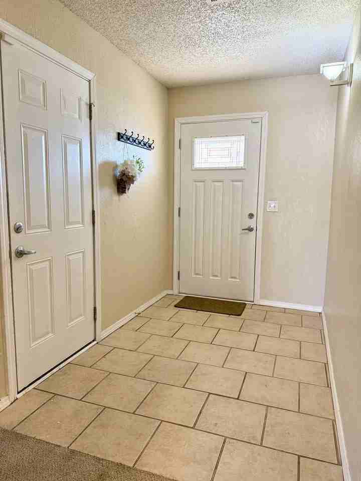 2109 Meridian Dr - Photo 3 of 20