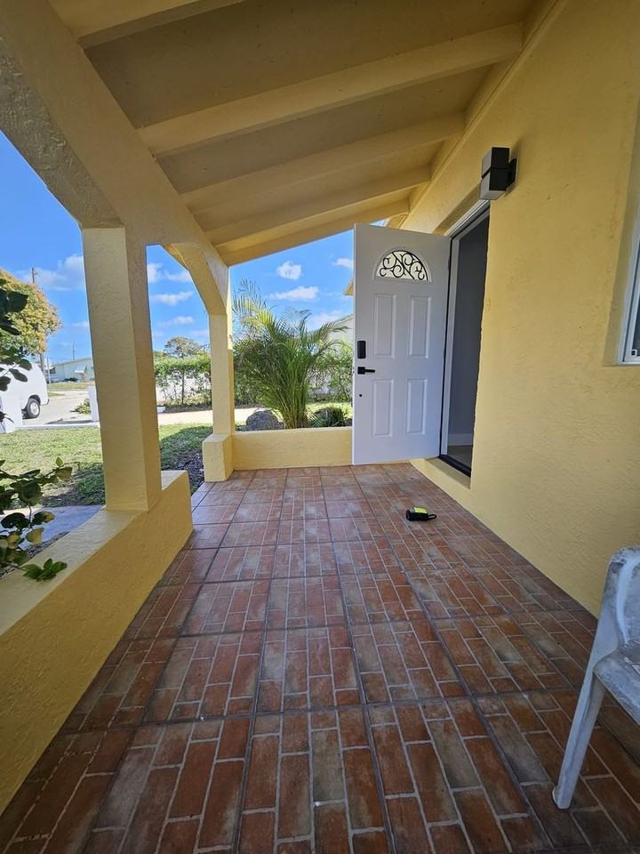 809 W 5th St - Photo 2 of 22