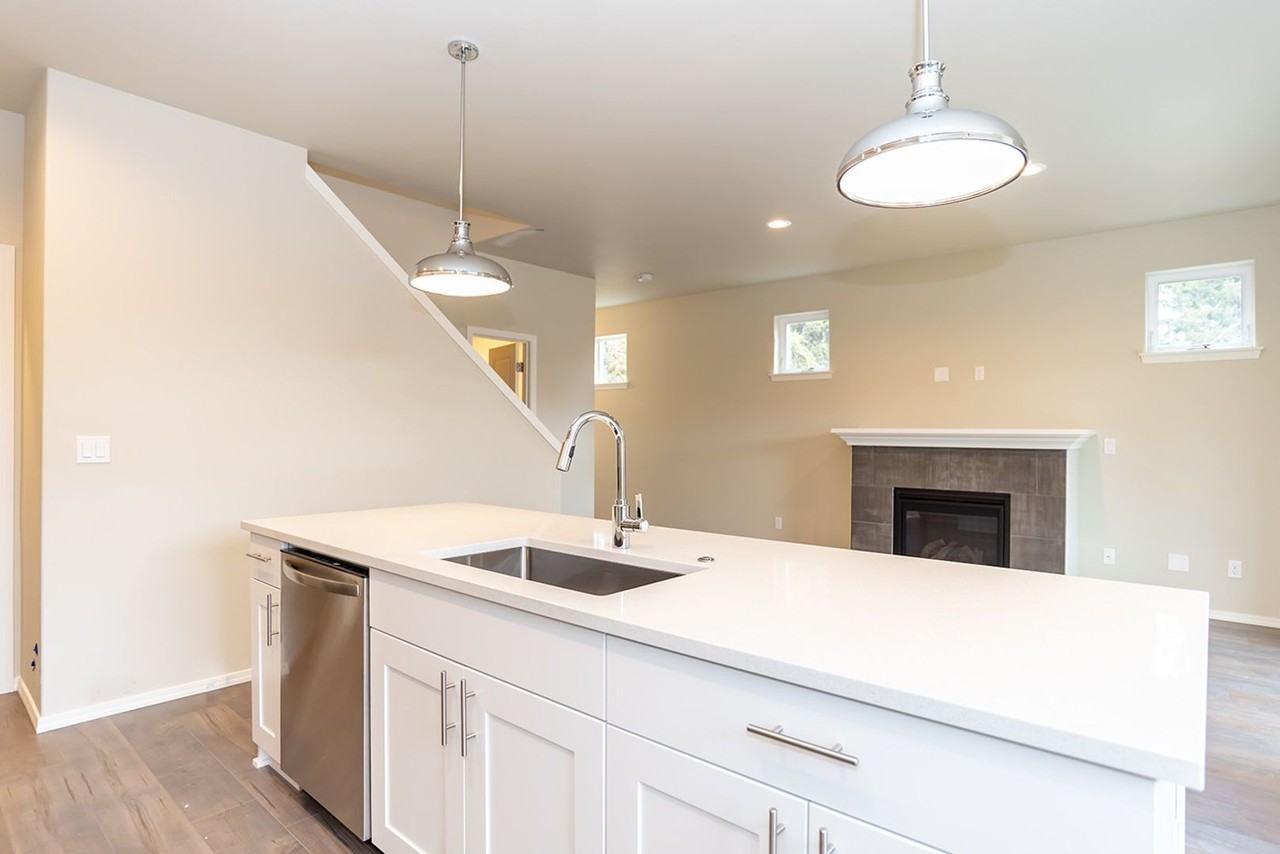 2364 Ne 6th St - Photo 7 of 19